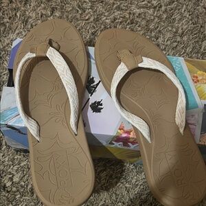Roxy Tan and Cream Sandals